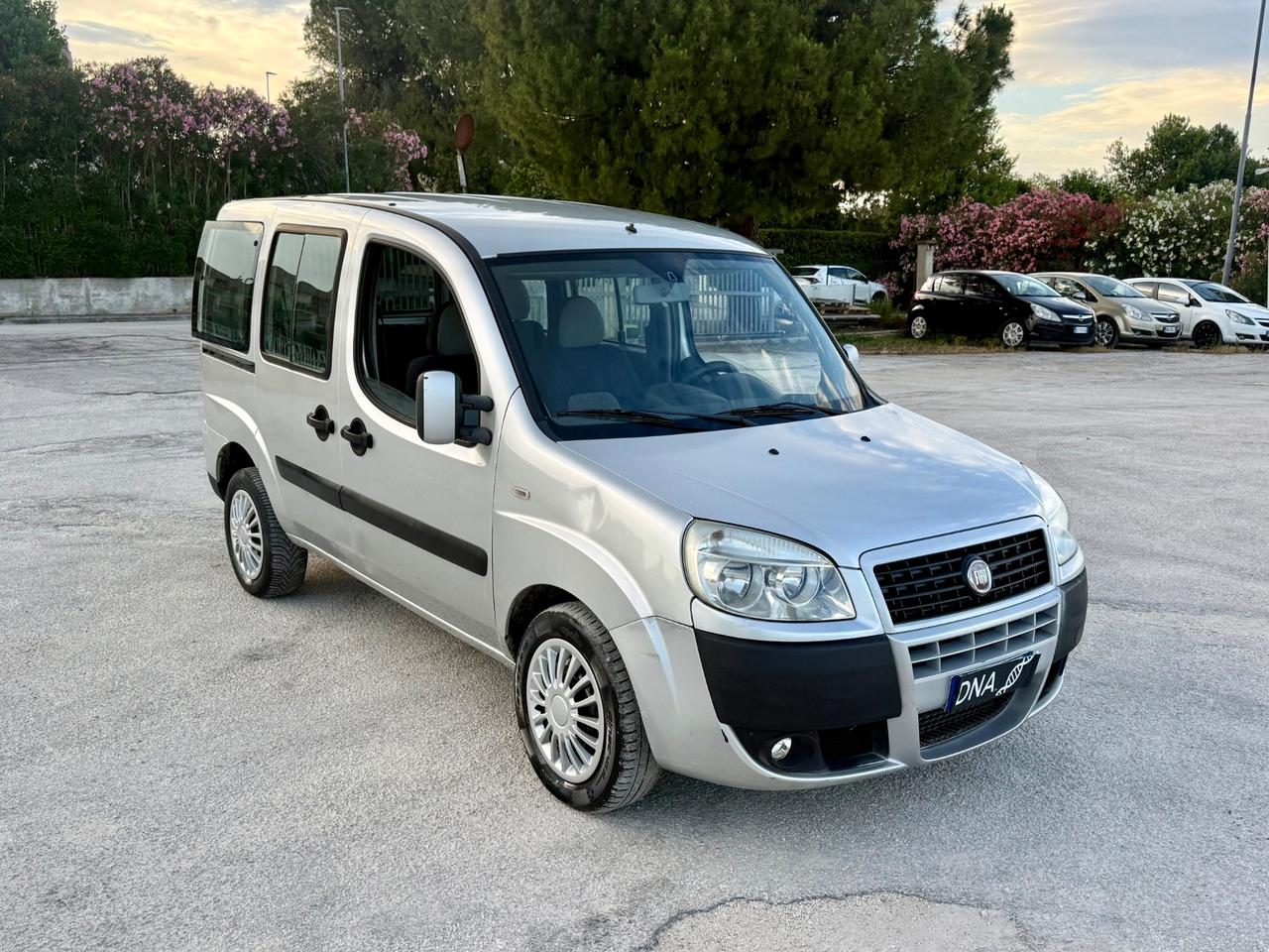 Fiat doblo 5 posti 1.9 JTD neopatentati
