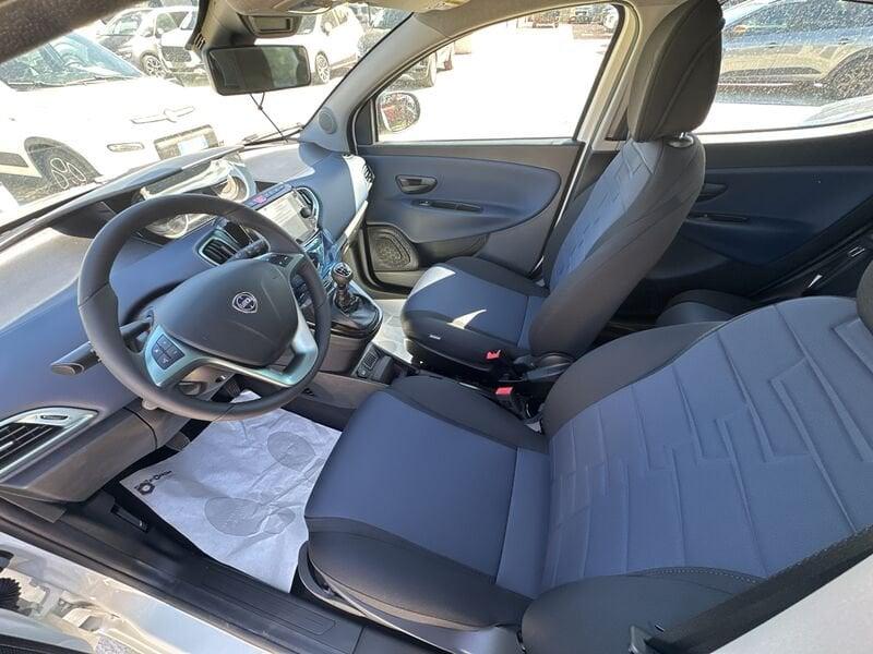 Lancia Ypsilon 1.0 FireFly 5 porte S&S Hybrid Platino