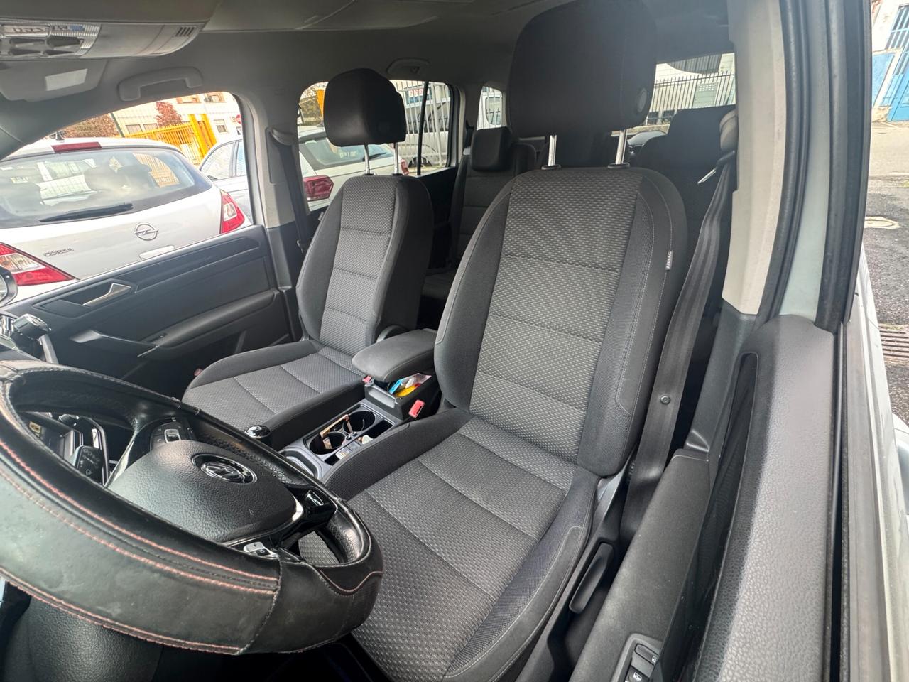 VOLKSWAGEN Touran 1.6 TDI 115 CV Comfortline BlueMotion 7 POSTI