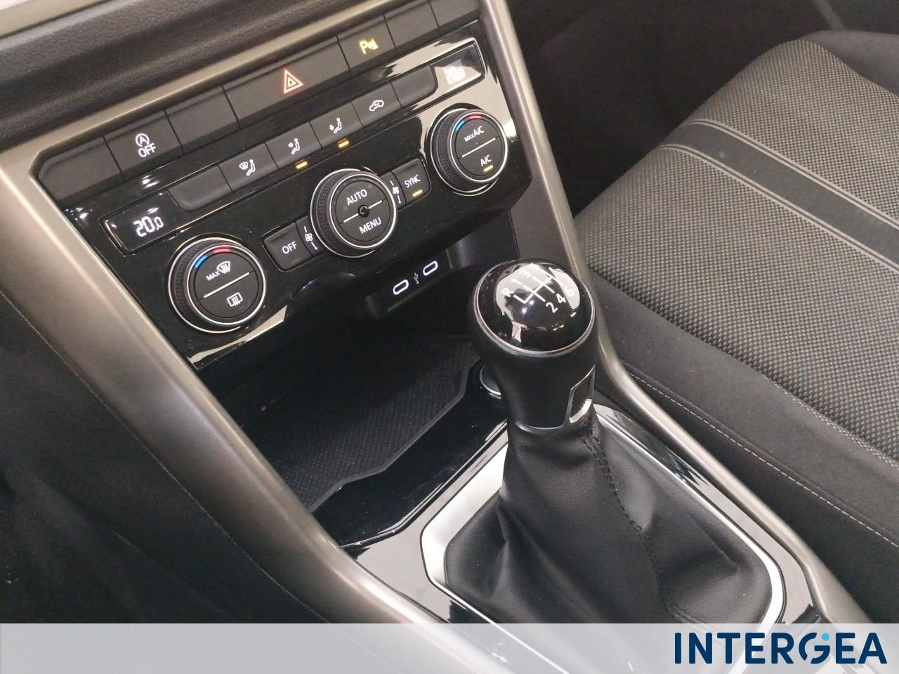 VOLKSWAGEN T-Roc 1.0 tsi Business 110cv