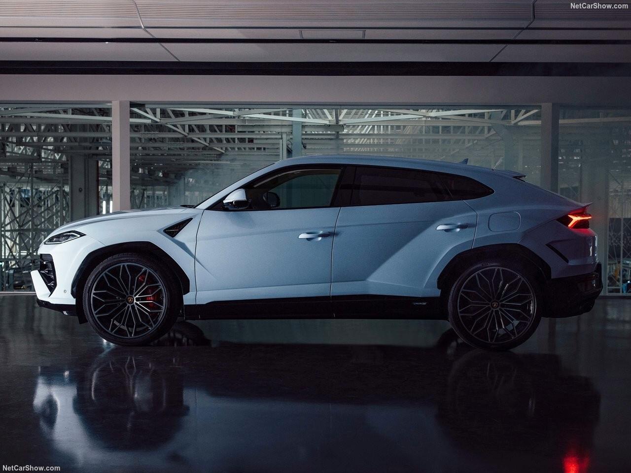 Lamborghini Urus 4.0 SE