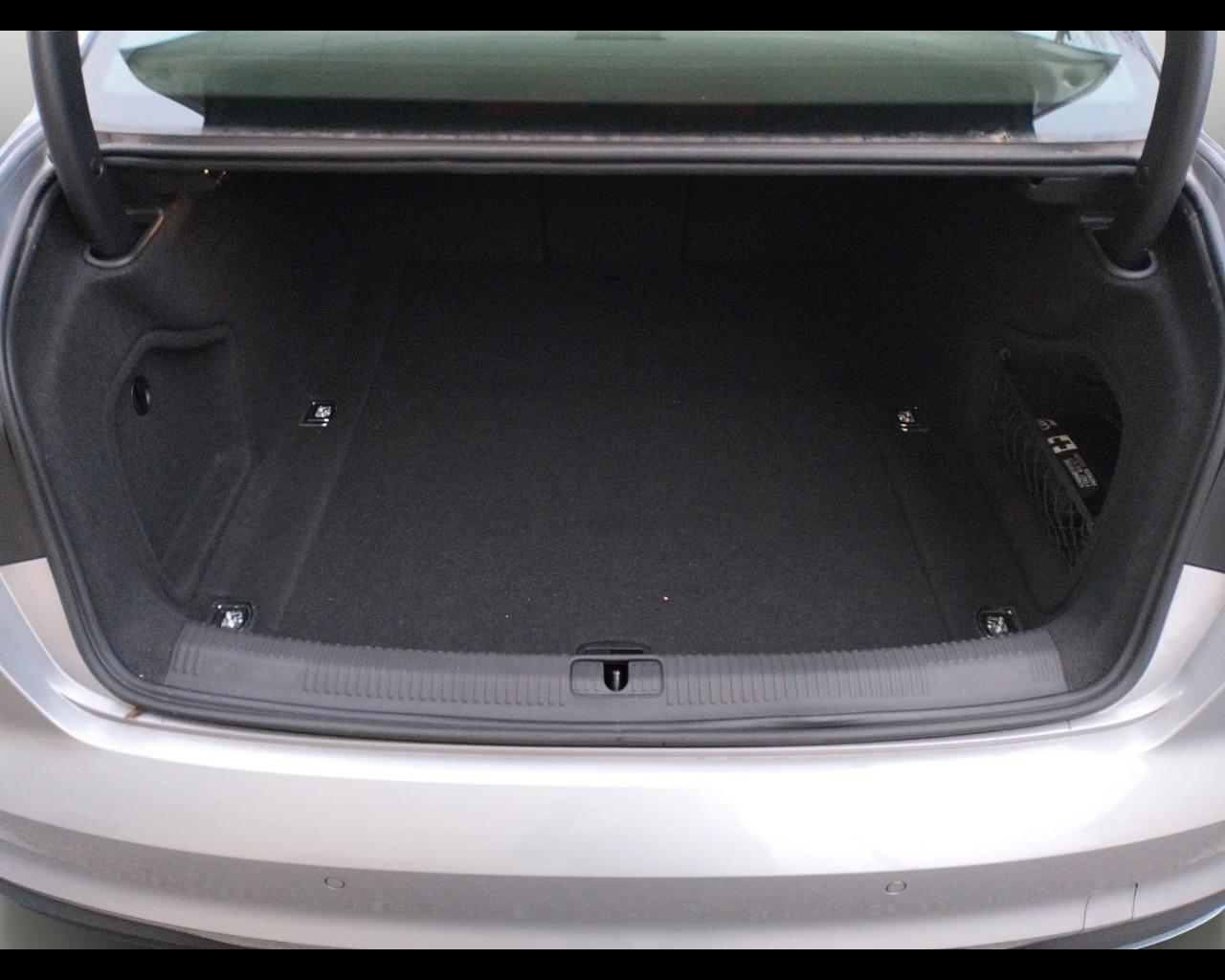 AUDI A4 5ª serie A4 30 TDI/136 CV S tronic