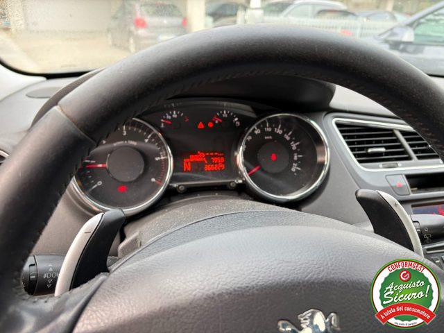 PEUGEOT 5008 1.6 e-HDi 115CV Stop&Start cambio robotizzato Allu
