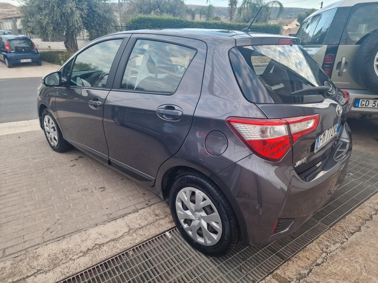 Toyota Yaris 1.0 5 porte Active