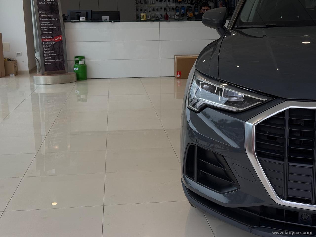AUDI Q3 35 TDI S tronic Business Advanced
