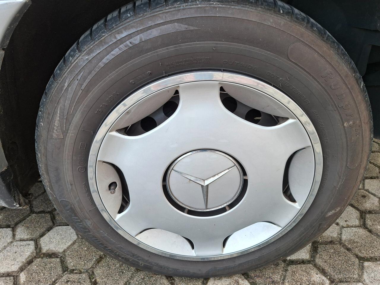 Mercedes-benz C 200 Elegance *UNICO PROPRIETARIO*