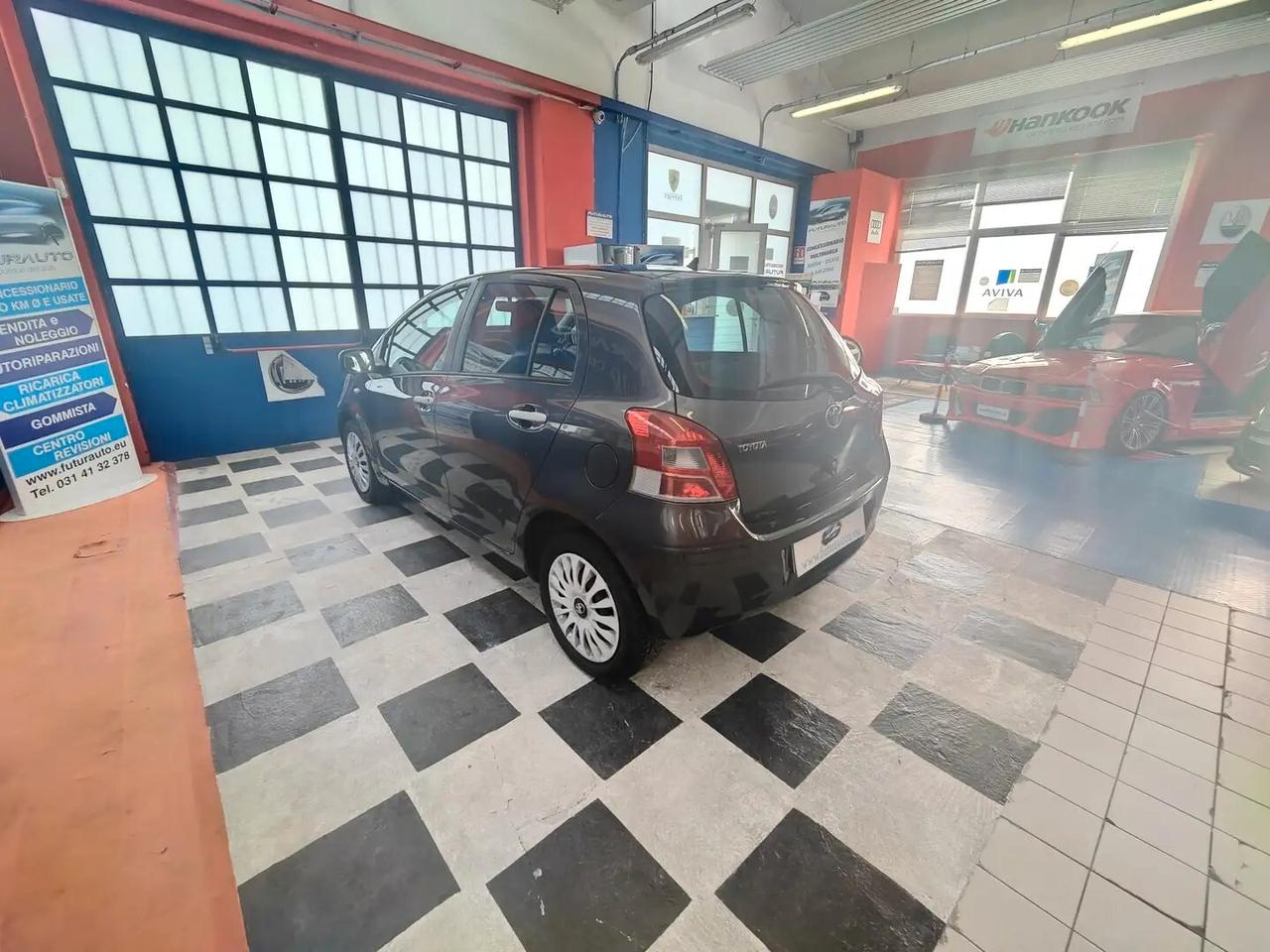 Toyota Yaris 1.0 5 porte Sol