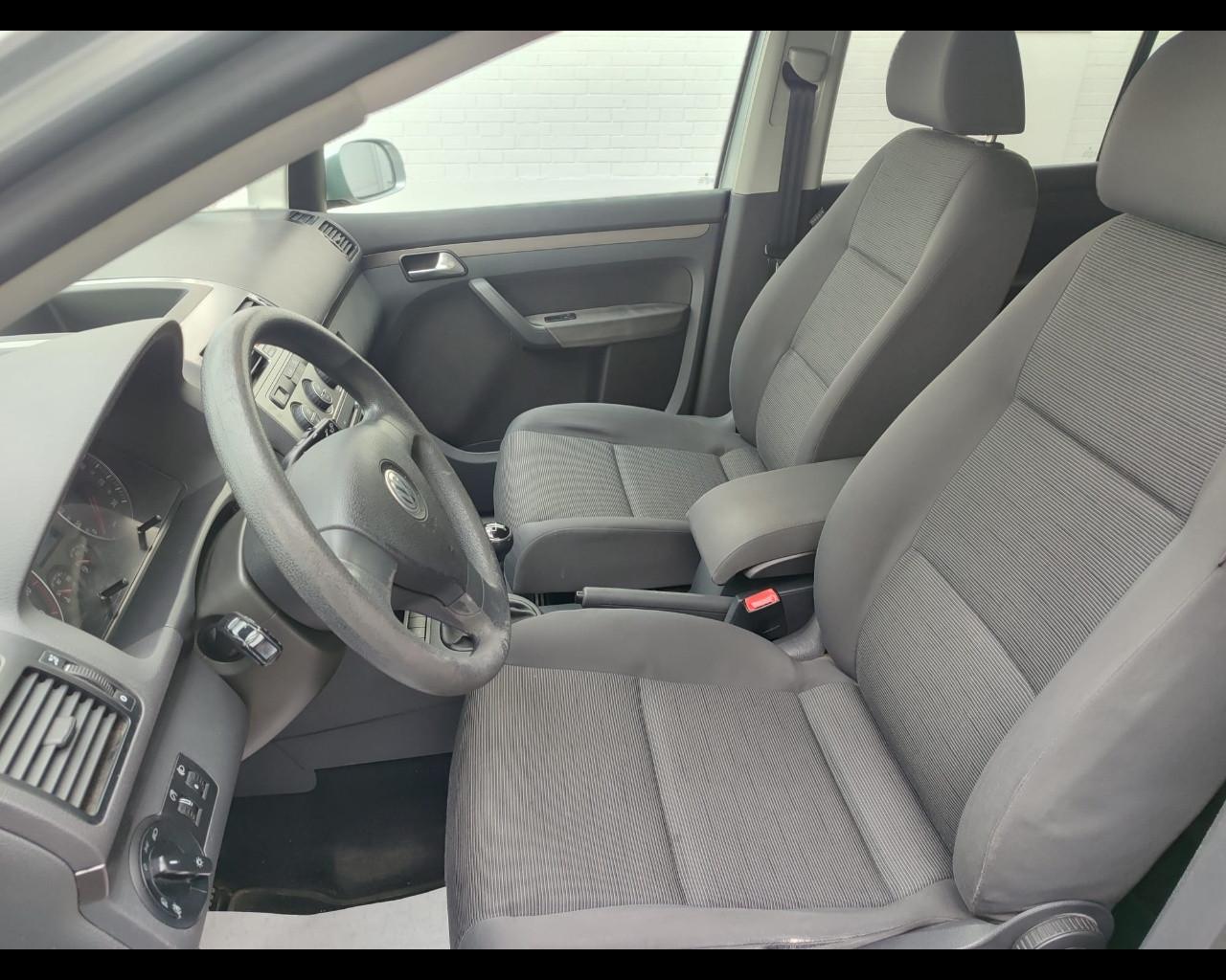 VOLKSWAGEN Touran - 2.0 Conceptline Ecofuel