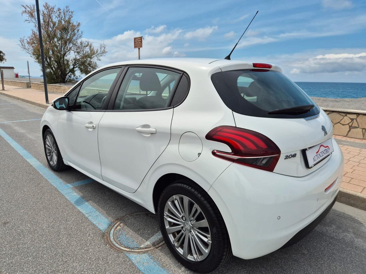 Peugeot 208 PureTech 82 5 porte Allure