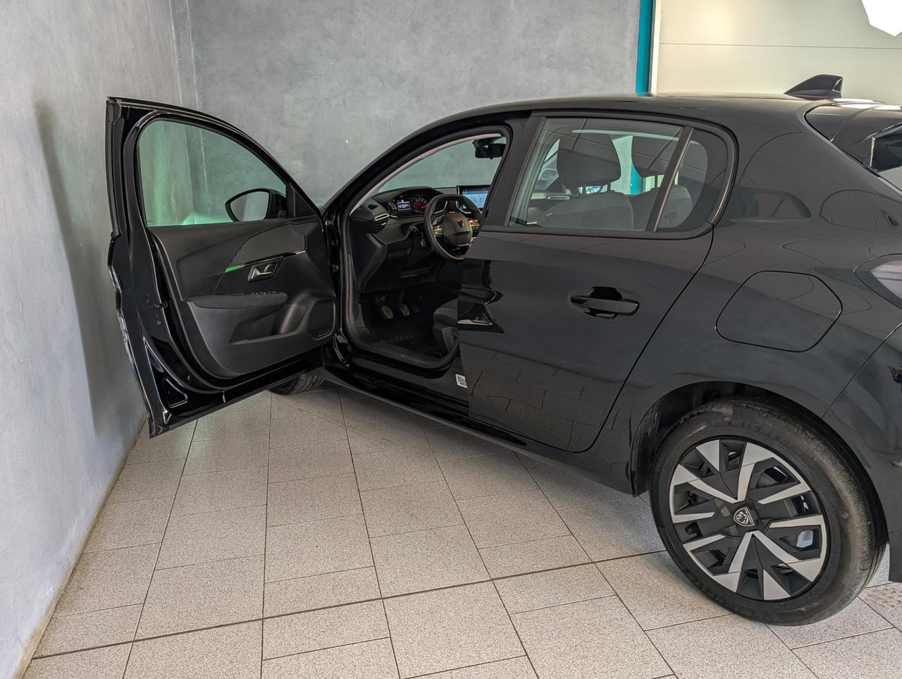 Peugeot 208 1.2 puretech 100cv Active