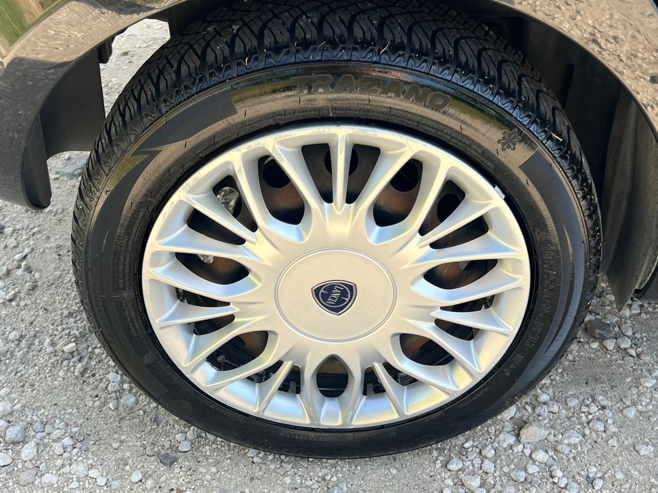 Lancia Ypsilon 1.2 Benzina Gold Permute Rate Neopatentati