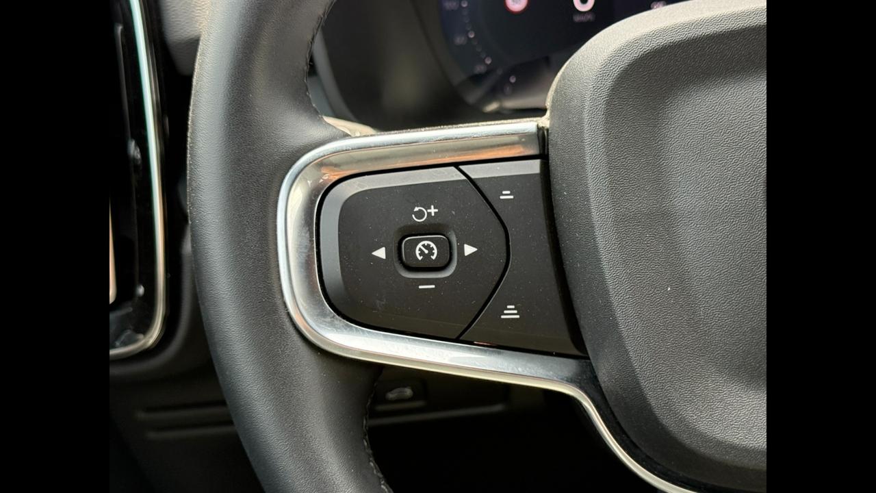 VOLVO XC40 2023 - XC40 2.0 b3 Core auto
