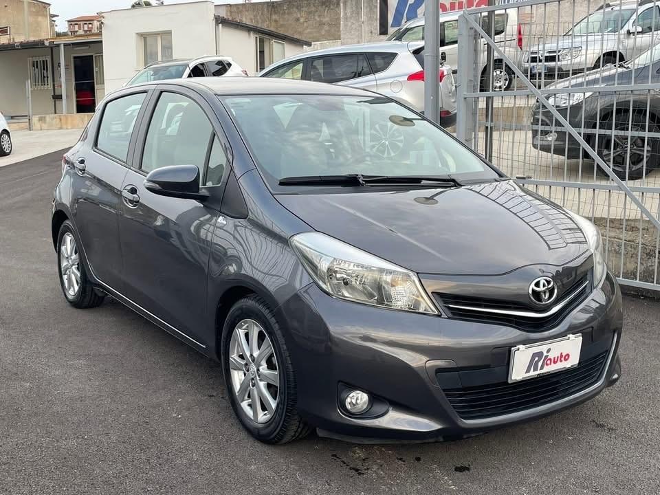 Toyota Yaris 1.4 D-4D 5 porte Lounge