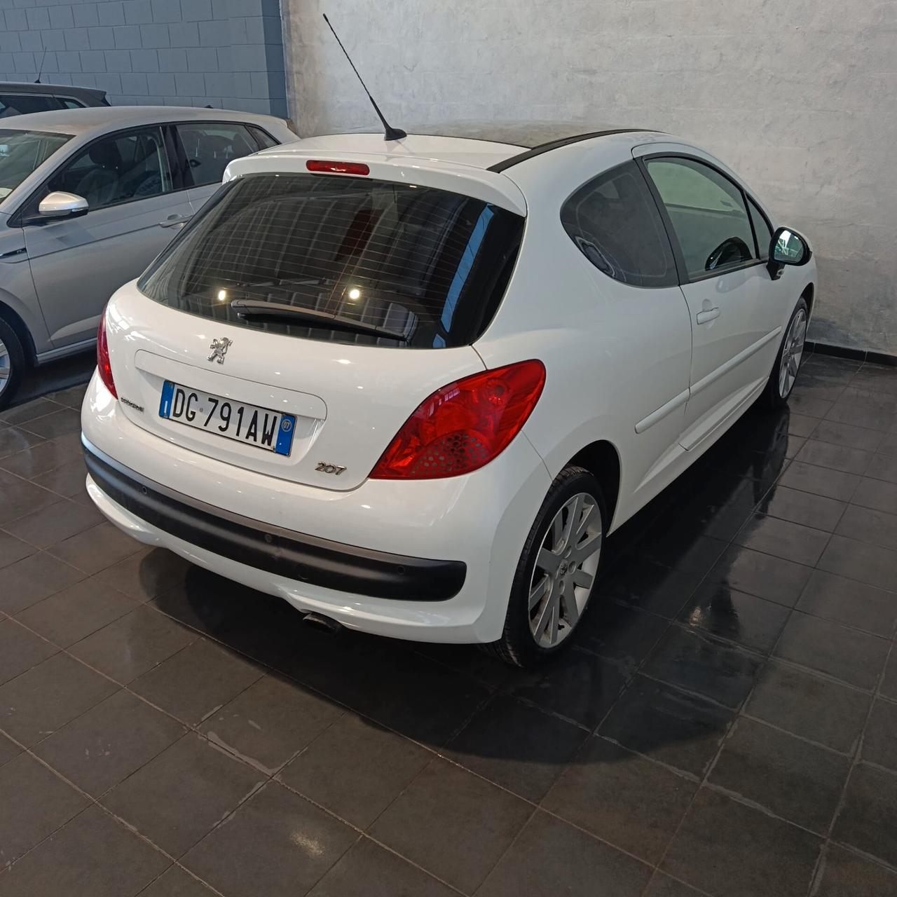 Peugeot 207 1.6 BENZINA