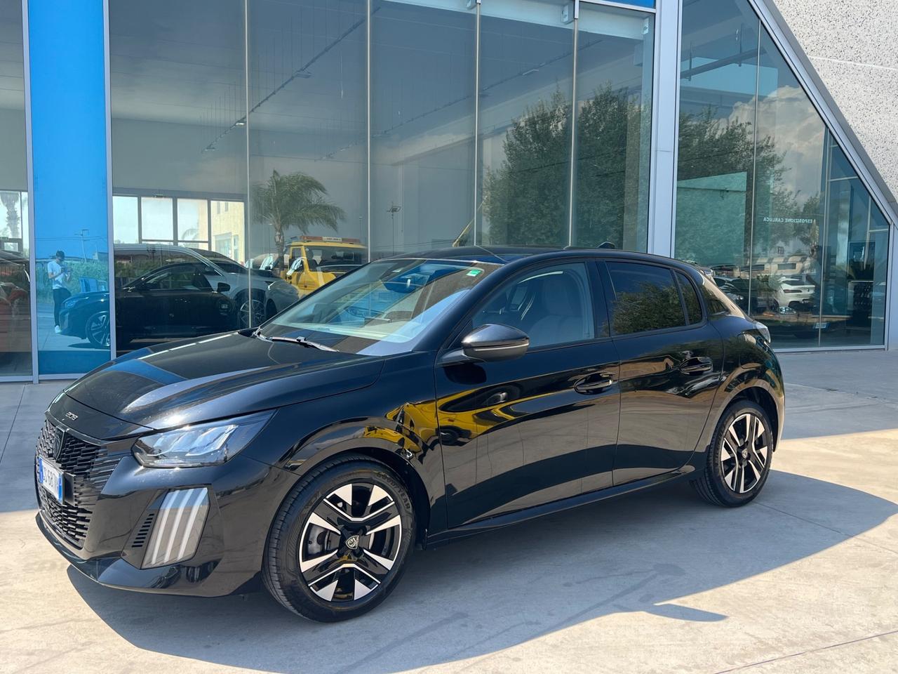 Peugeot 208 PureTech 100 5 porte Allure - possibilità noleggio no scoring