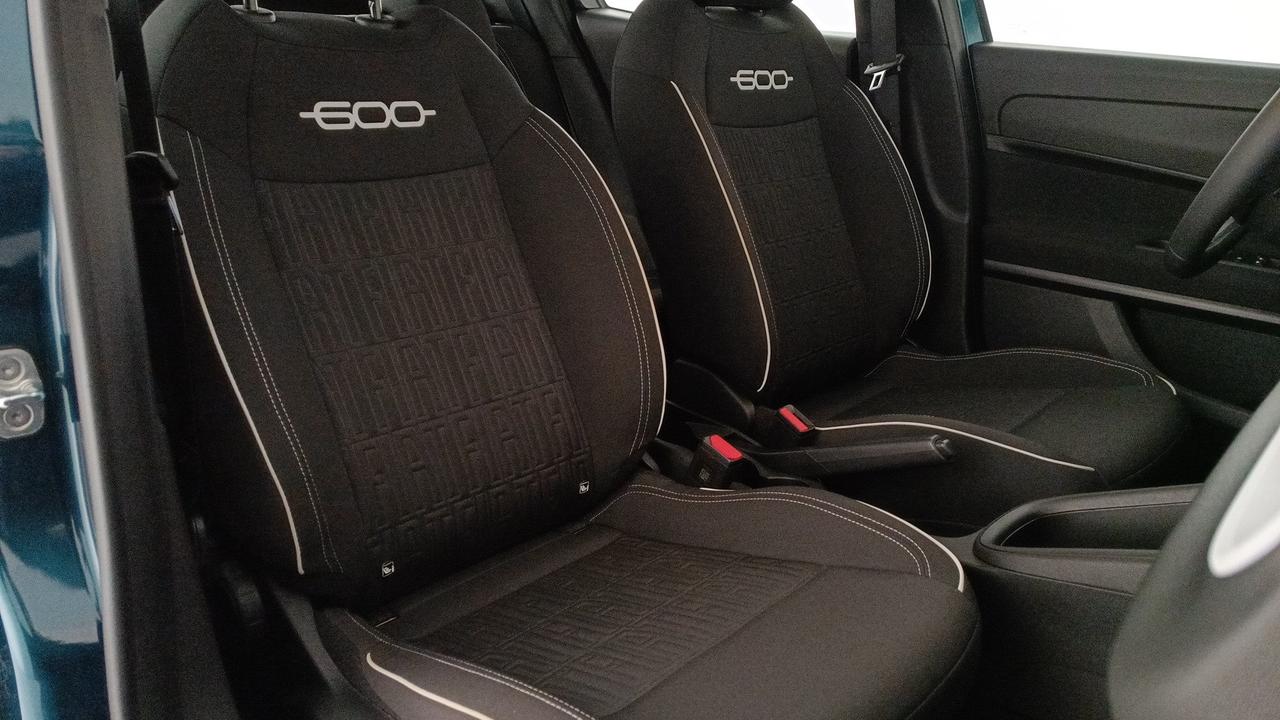 FIAT 600 1.2 hybrid 110cv auto