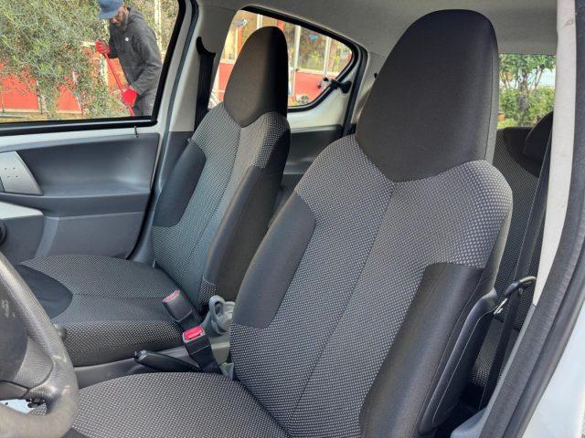 TOYOTA Aygo 1.0 12V VVT-i 5pt Connect Navi AUT.