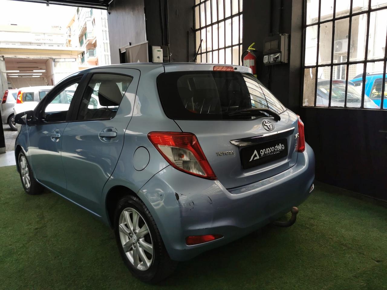 Toyota Yaris 1.0 5 porte Trend GANCIO TRAINO GARANZIA 12 MESI
