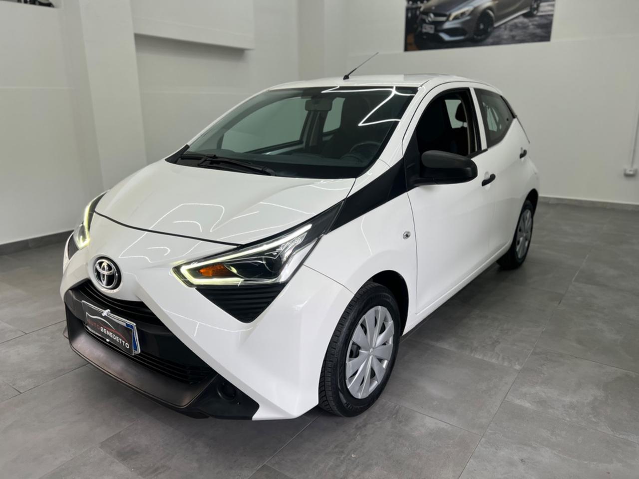 Toyota Aygo 1.0 VVT-i 72 CV 5 porte x-play