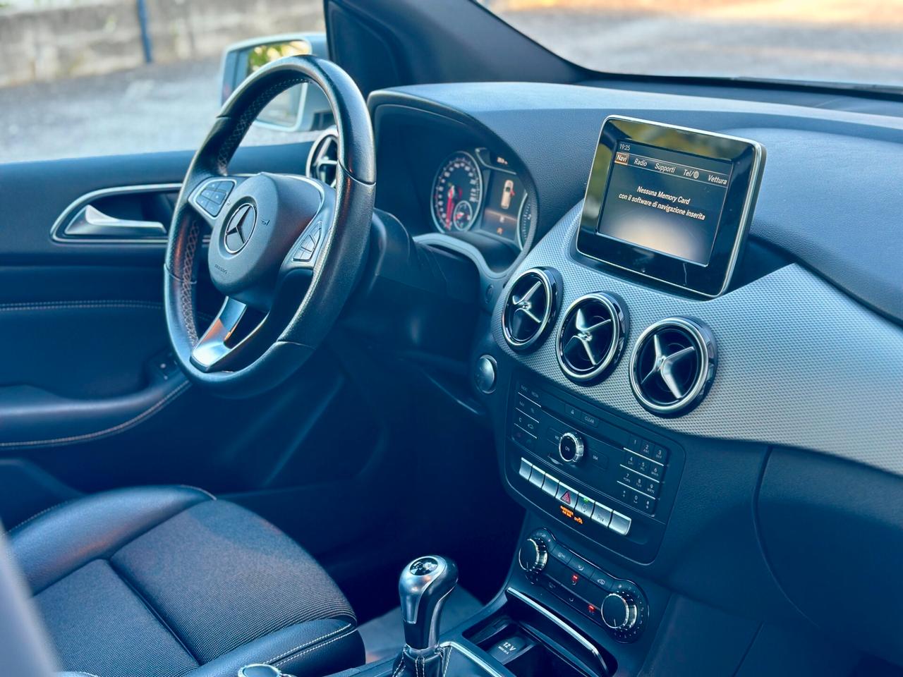 Mercedes-benz B 180 B 180 d Premium