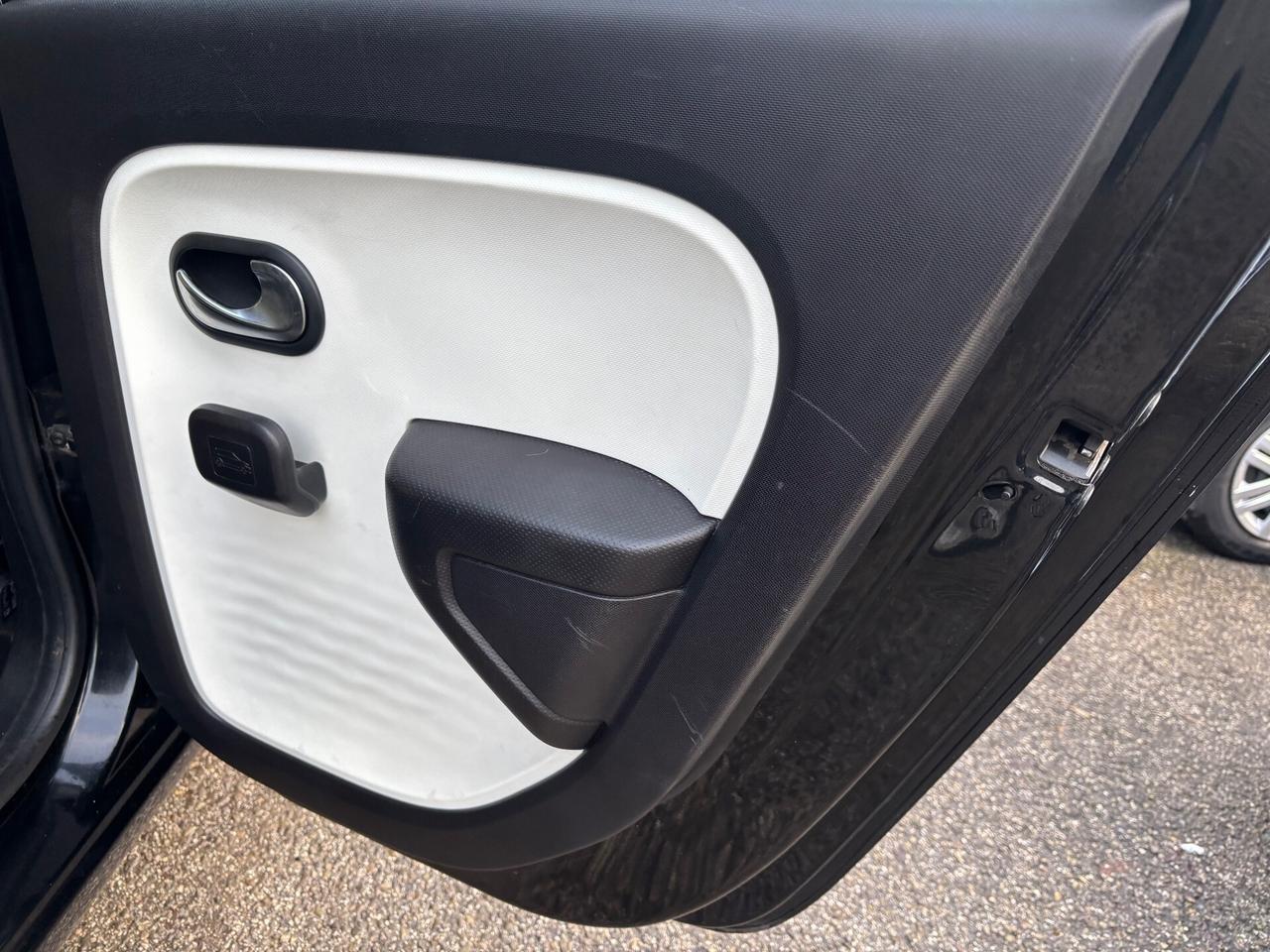 Renault Twingo 1.0 Live 5 porte OK NEOPATENTATI