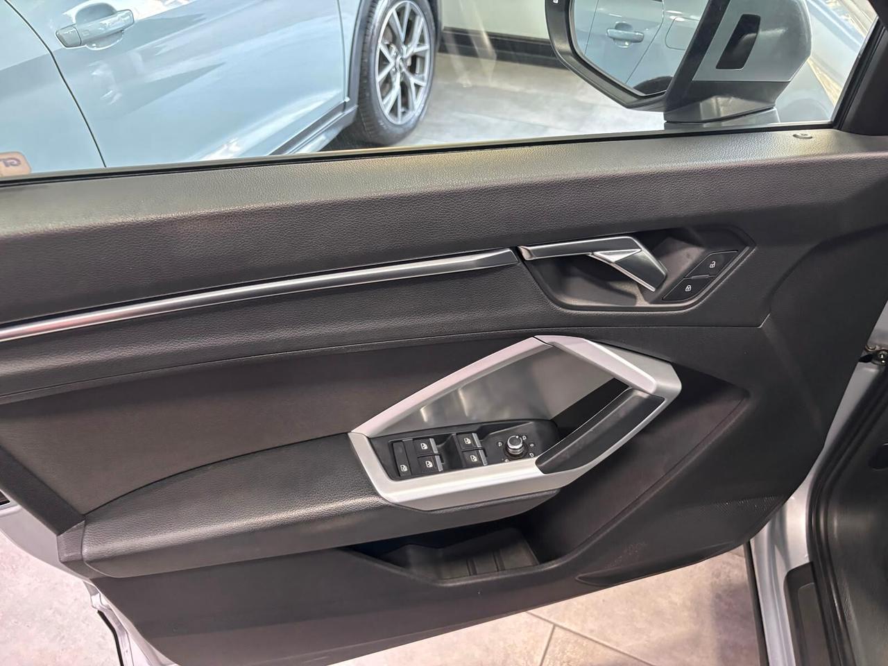 AUDI Q3 35TDI S-TRONIC BUSINESS ADVANCED