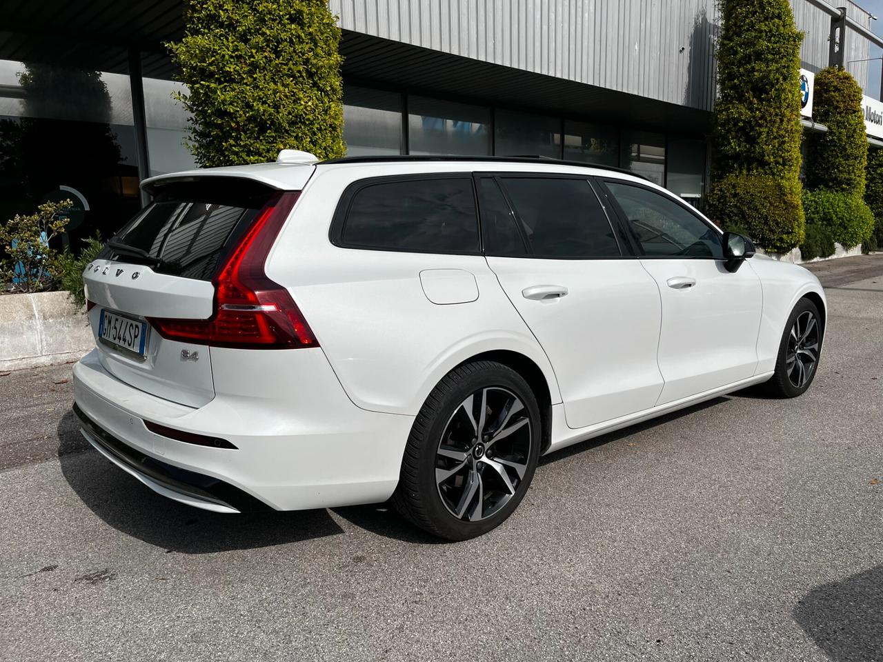 Volvo V60 B4 (d) automatico Plus Dark