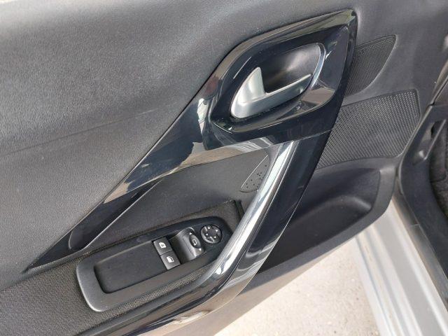 PEUGEOT 208 1.2 PureTech Allure 5 porte Neopatentati