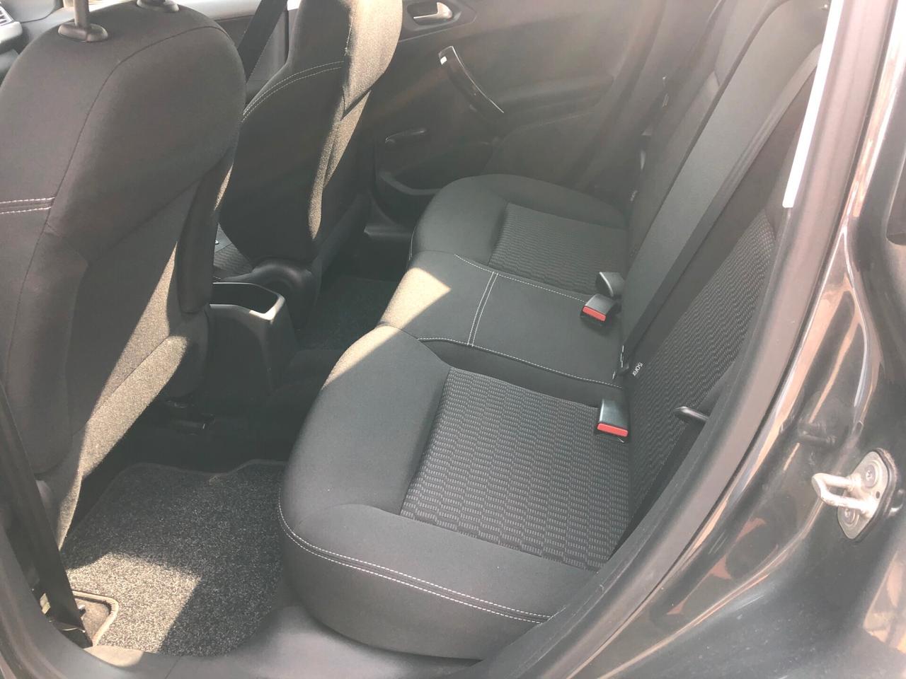 Peugeot 208 PureTech 82 5 porte active