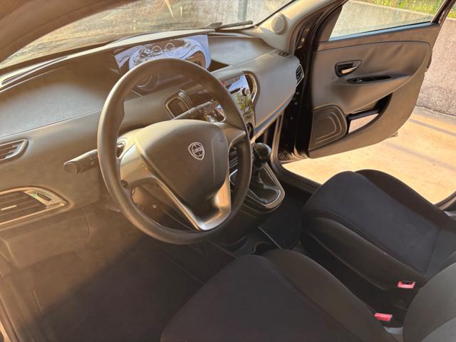 LANCIA Ypsilon 1.2 69 CV 5 porte GOLD OK NEOPATENTATI COME NUOVA