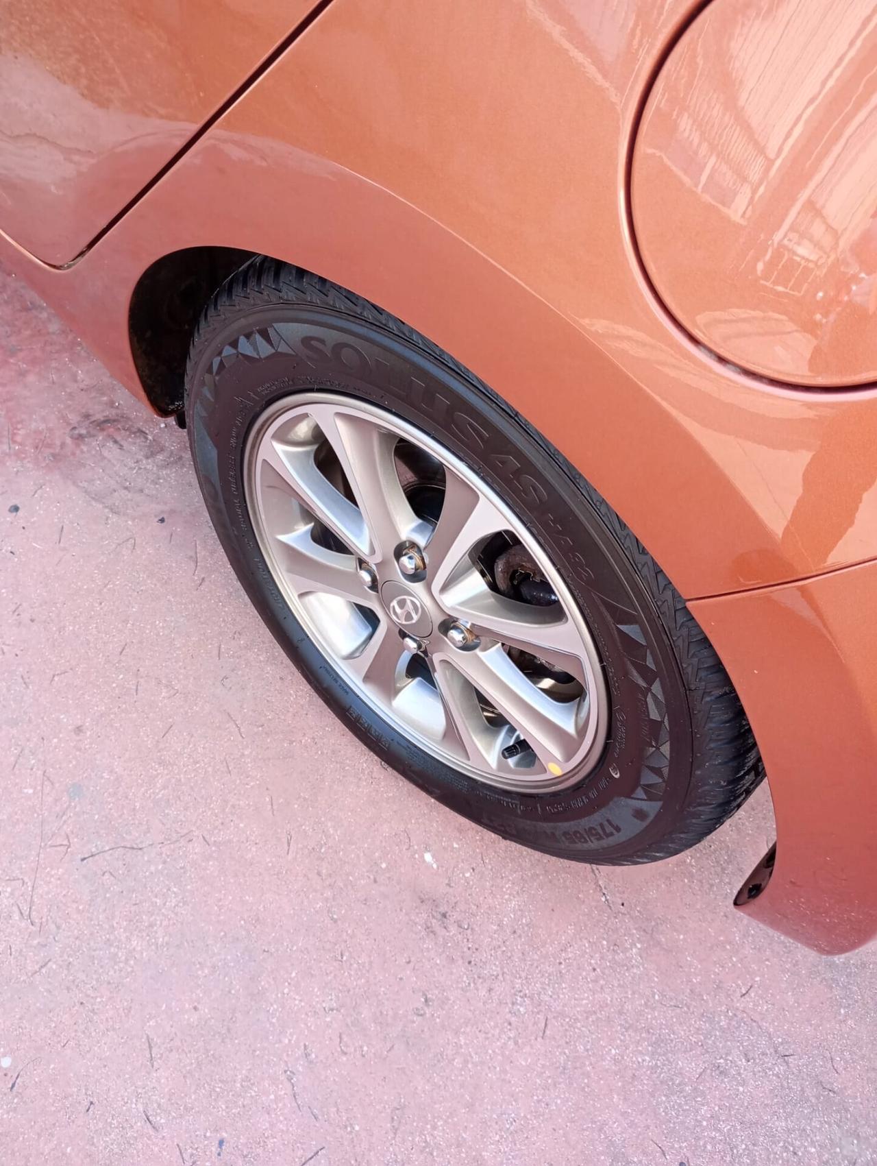 Hyundai i10 1.0 Fifa world cup edition