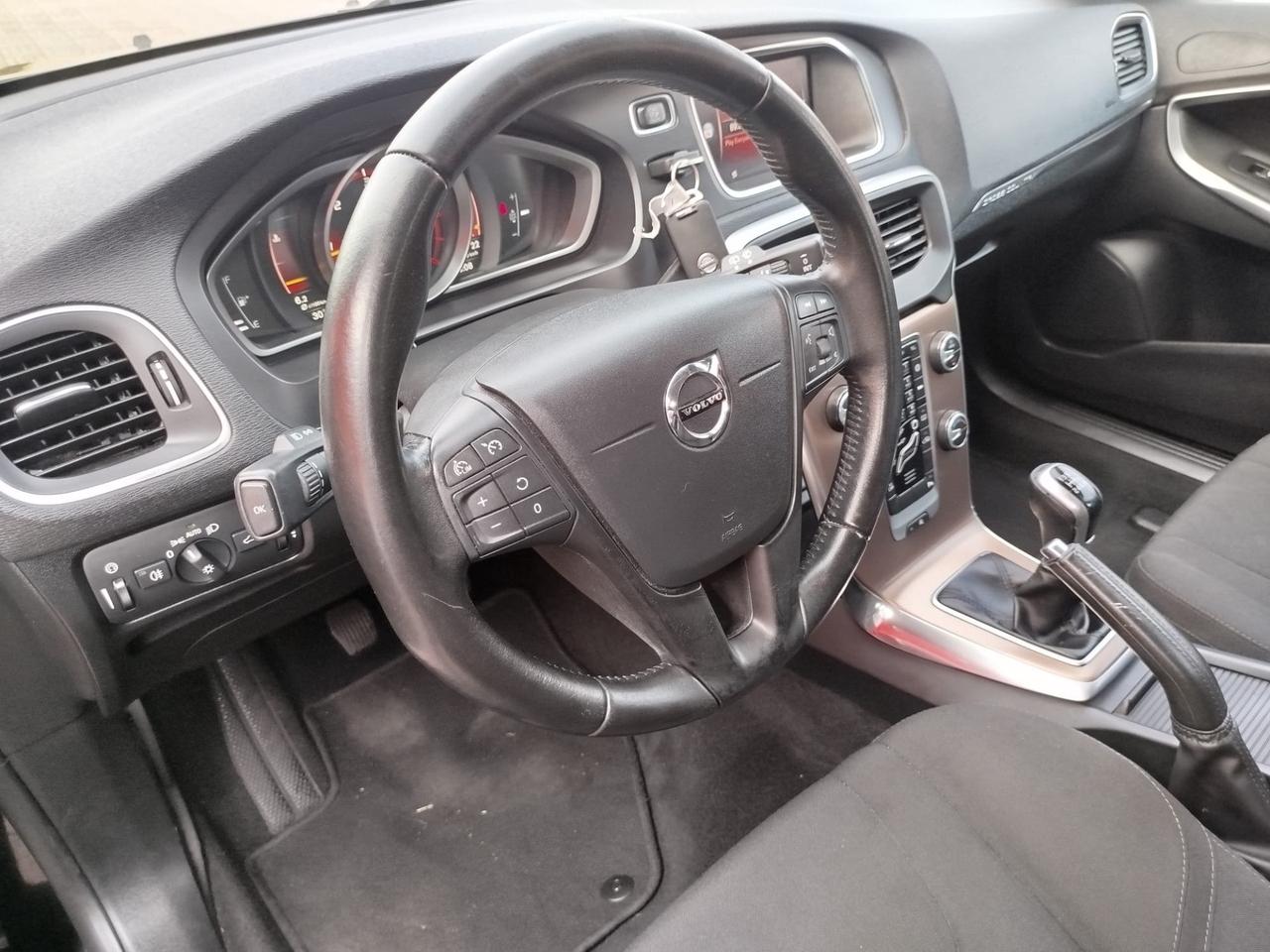 Volvo V40 Cross Country D2 136.000 KM