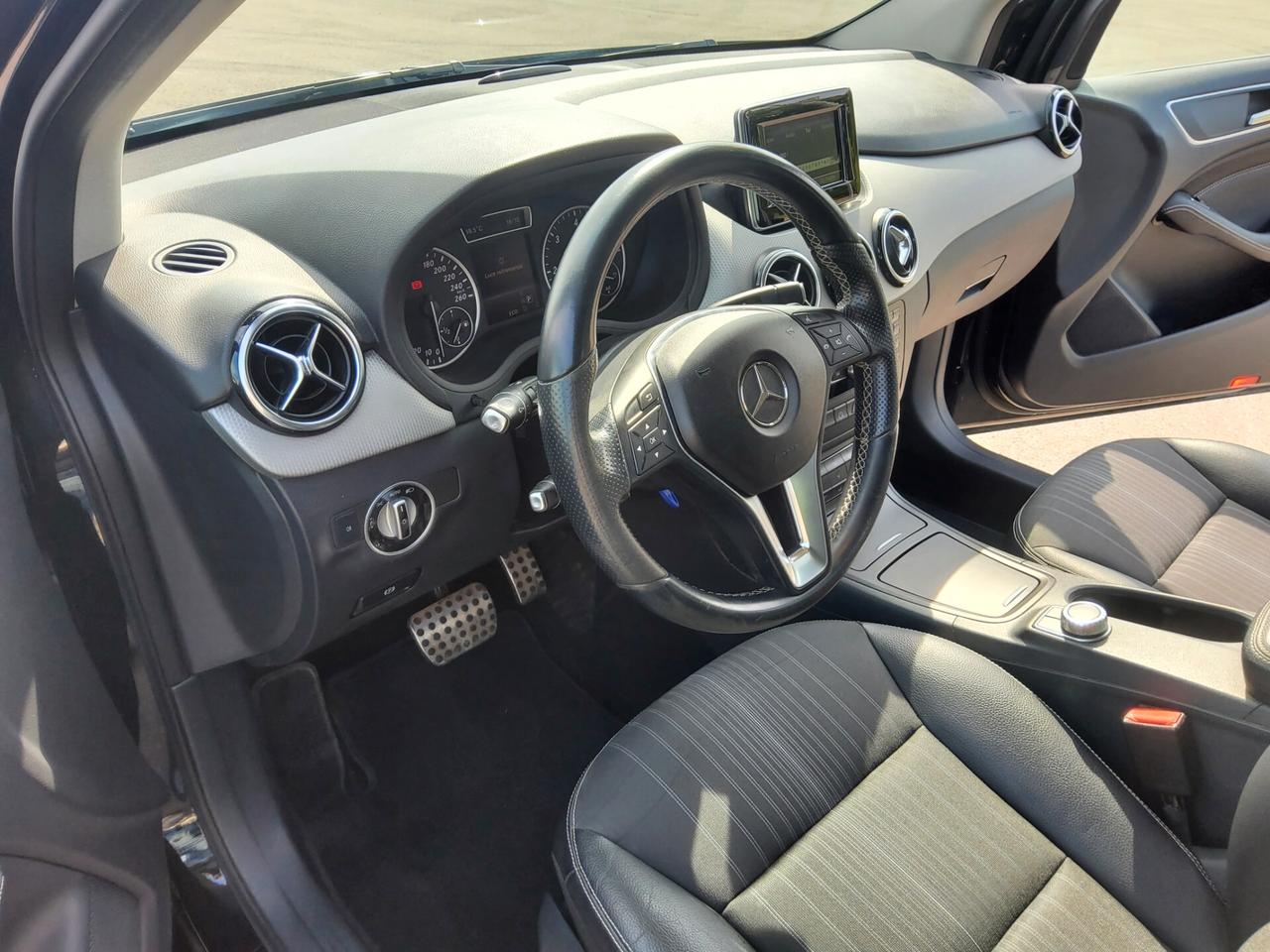 Mercedes-benz B 200 CDI Automatic Premium