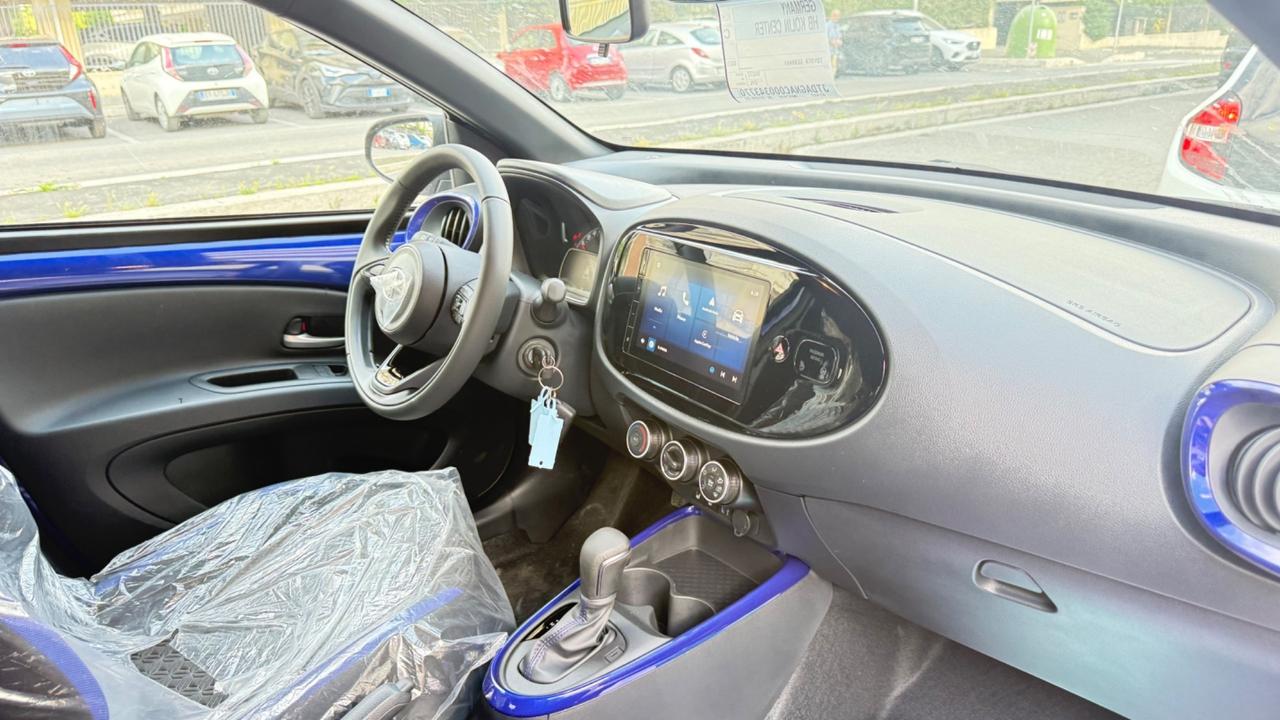 Toyota Aygo X 1.0 VVT-i 72 CV 5 porte Lounge Air S-CVT LED NAVI KAMERA CAR PLAY PDC CERCHI 16 BLUETOOTH