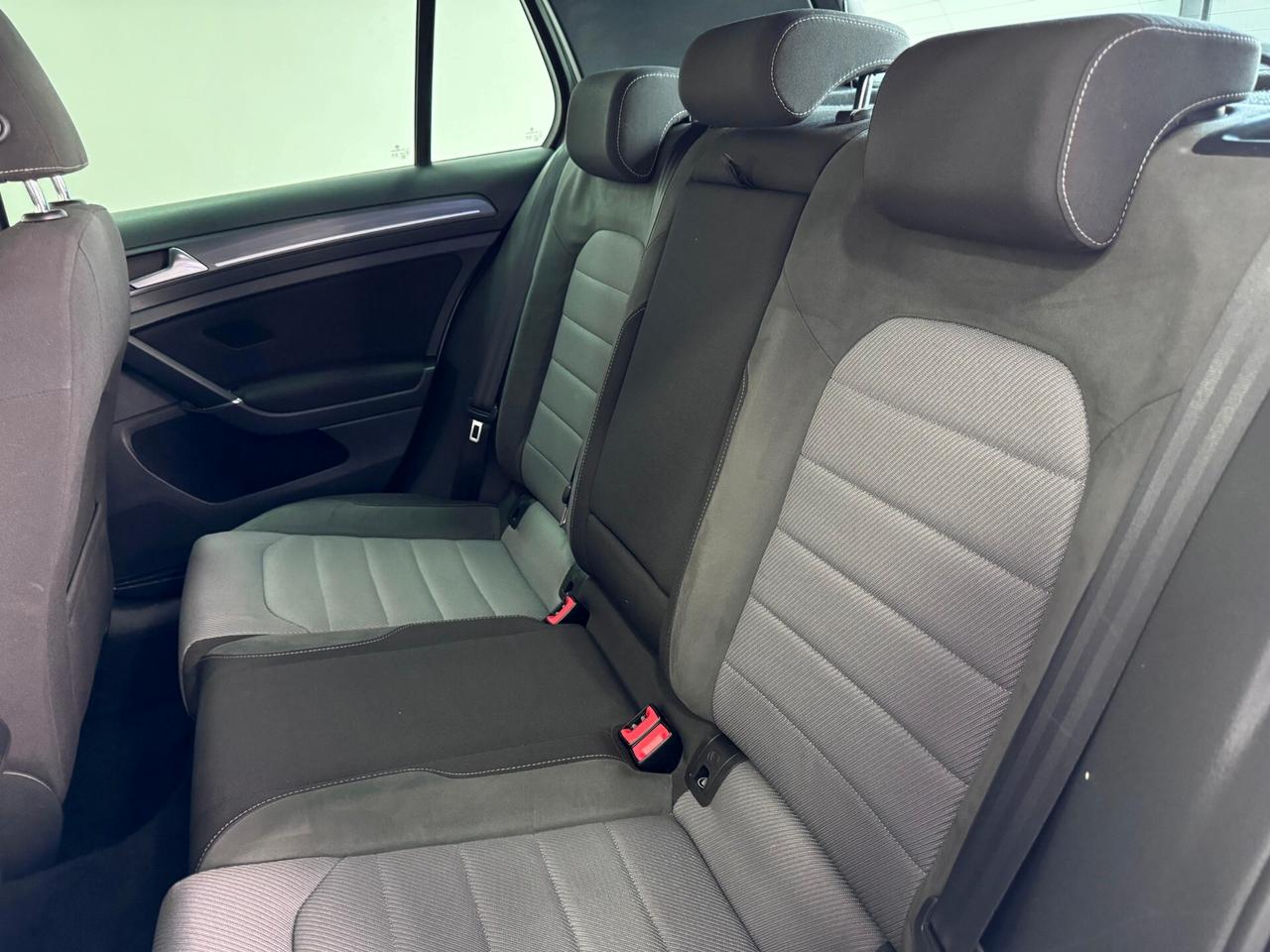 Volkswagen Golf 1.6 TDI 110 CV 5p. Sport-R LINE-E6