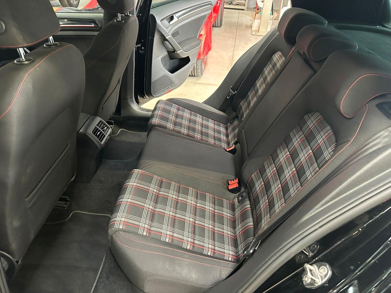 Volkswagen Golf GTI Performance 2.0 TSI 119000 km pari al nuovo