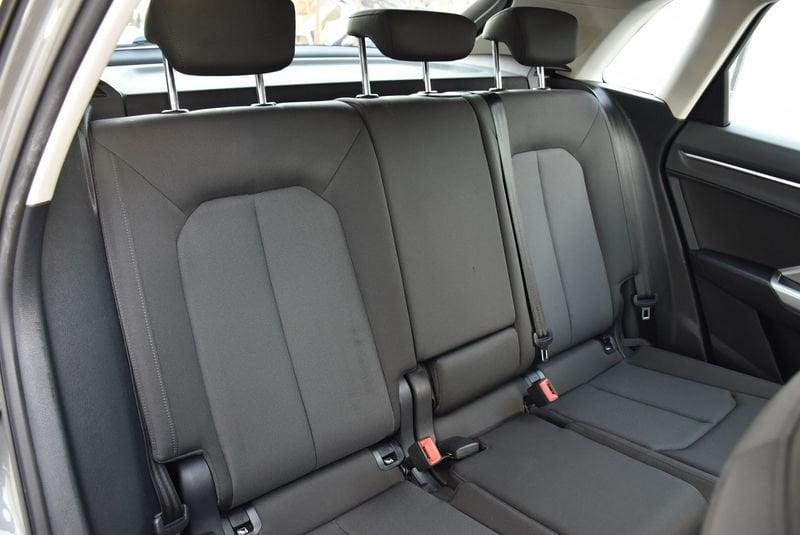 Audi Q3 35 TDI quattro S tronic Business *NAVI*