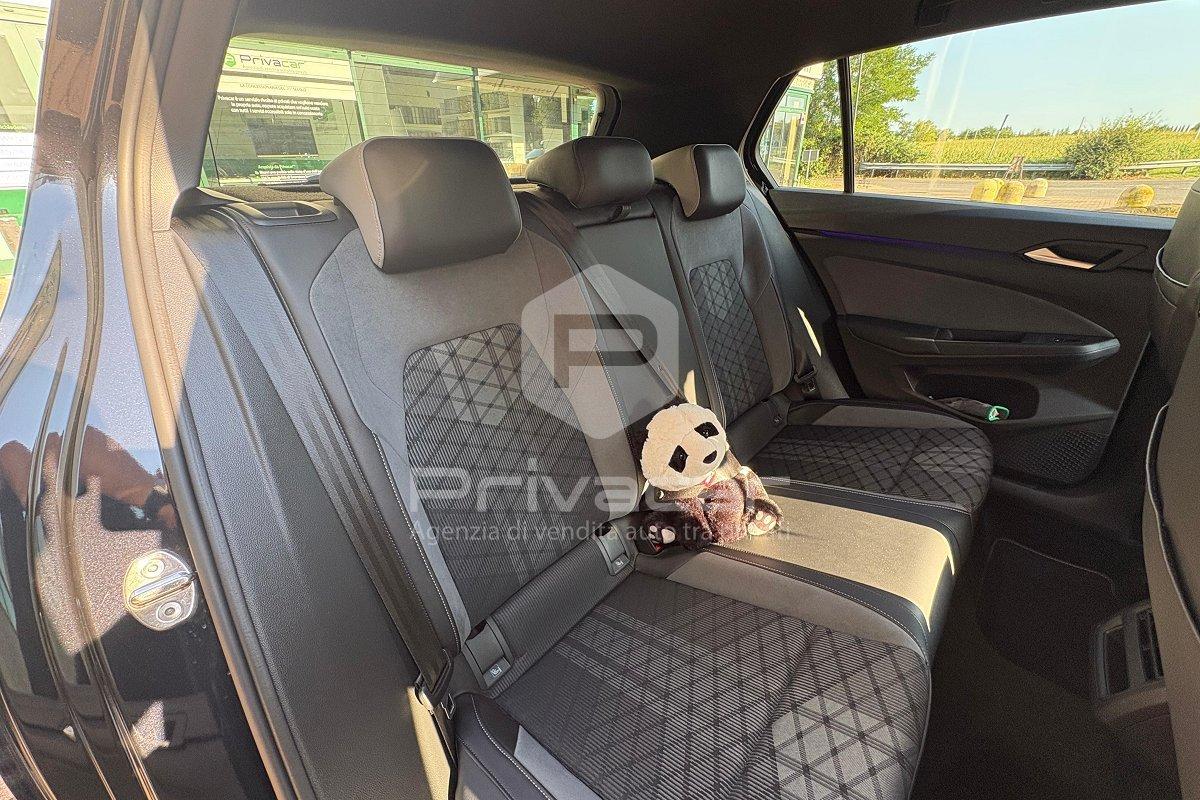 VOLKSWAGEN Golf 1.5 eTSI 150 CV EVO ACT DSG R-Line