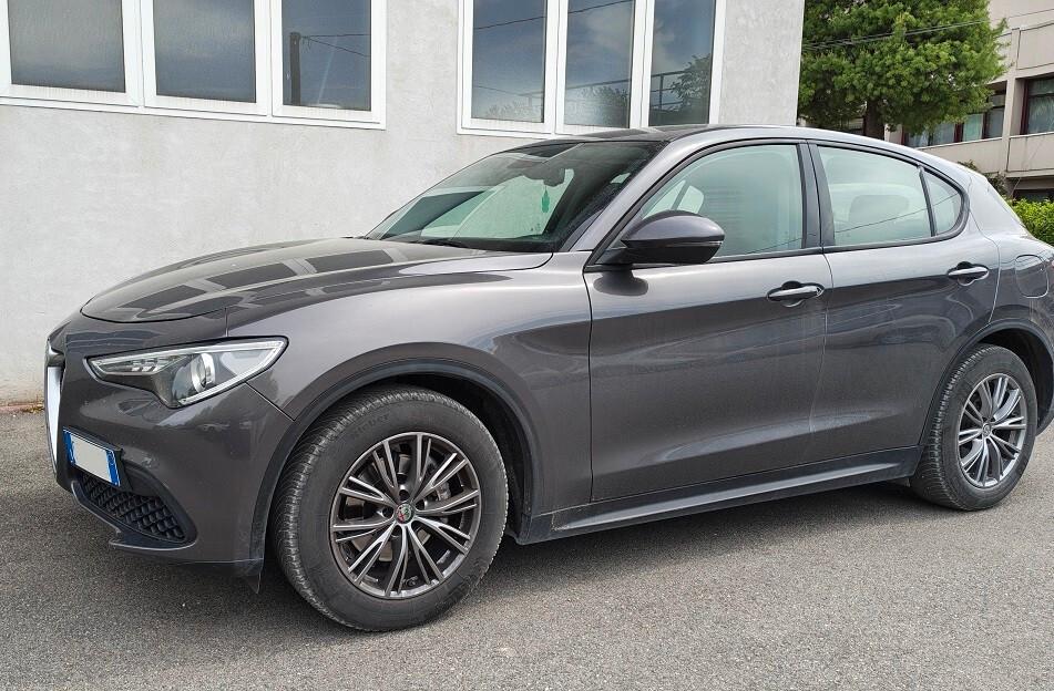 Alfa Romeo Stelvio 2.2 Turbodiesel 190 CV AT8 RWD Business