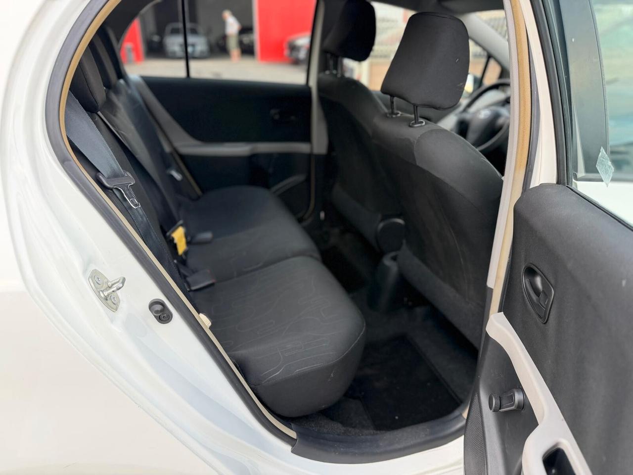 Toyota Yaris 1.0 5 porte Now
