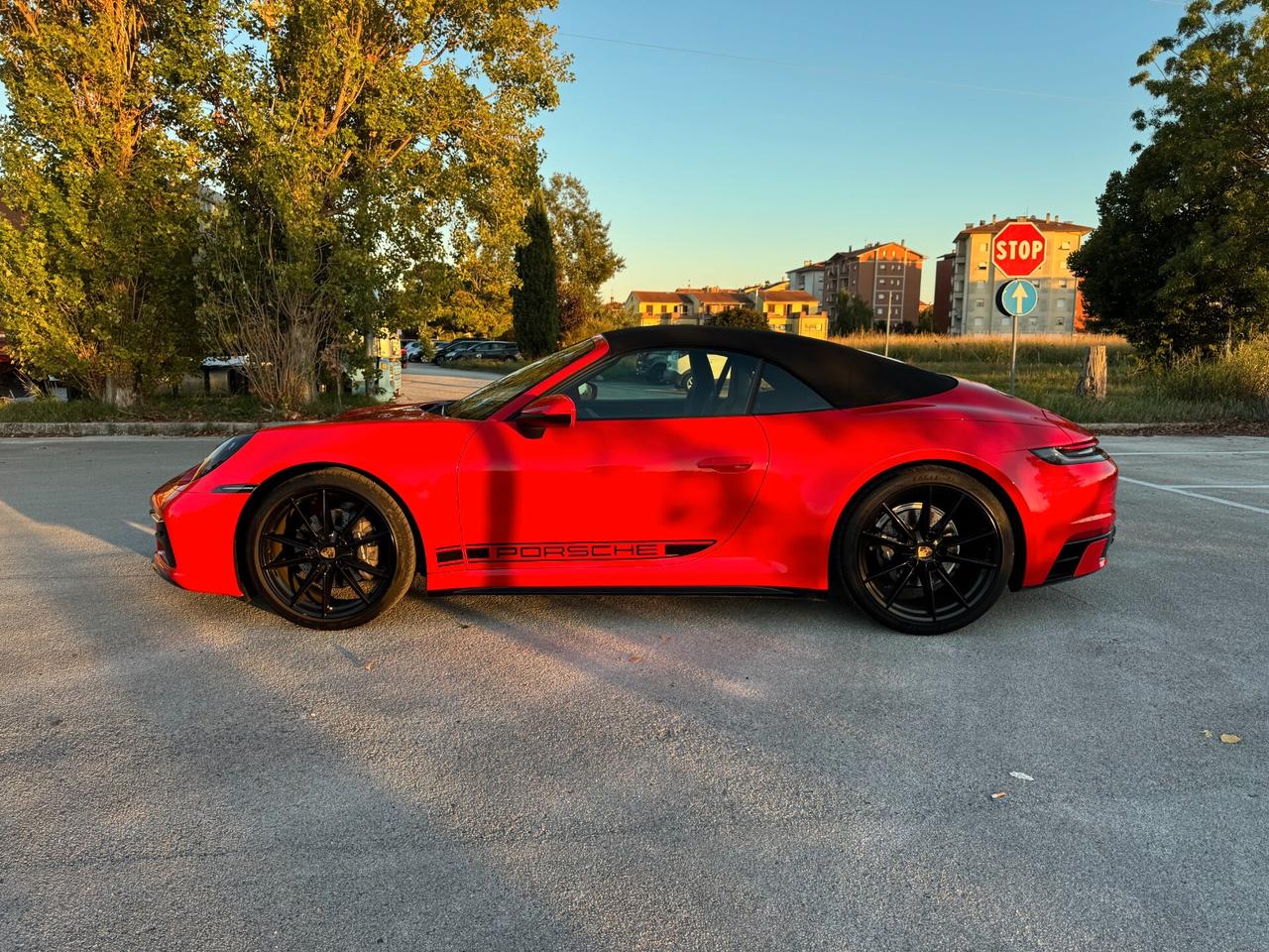 Porsche 911 Carrera Cabriolet 992