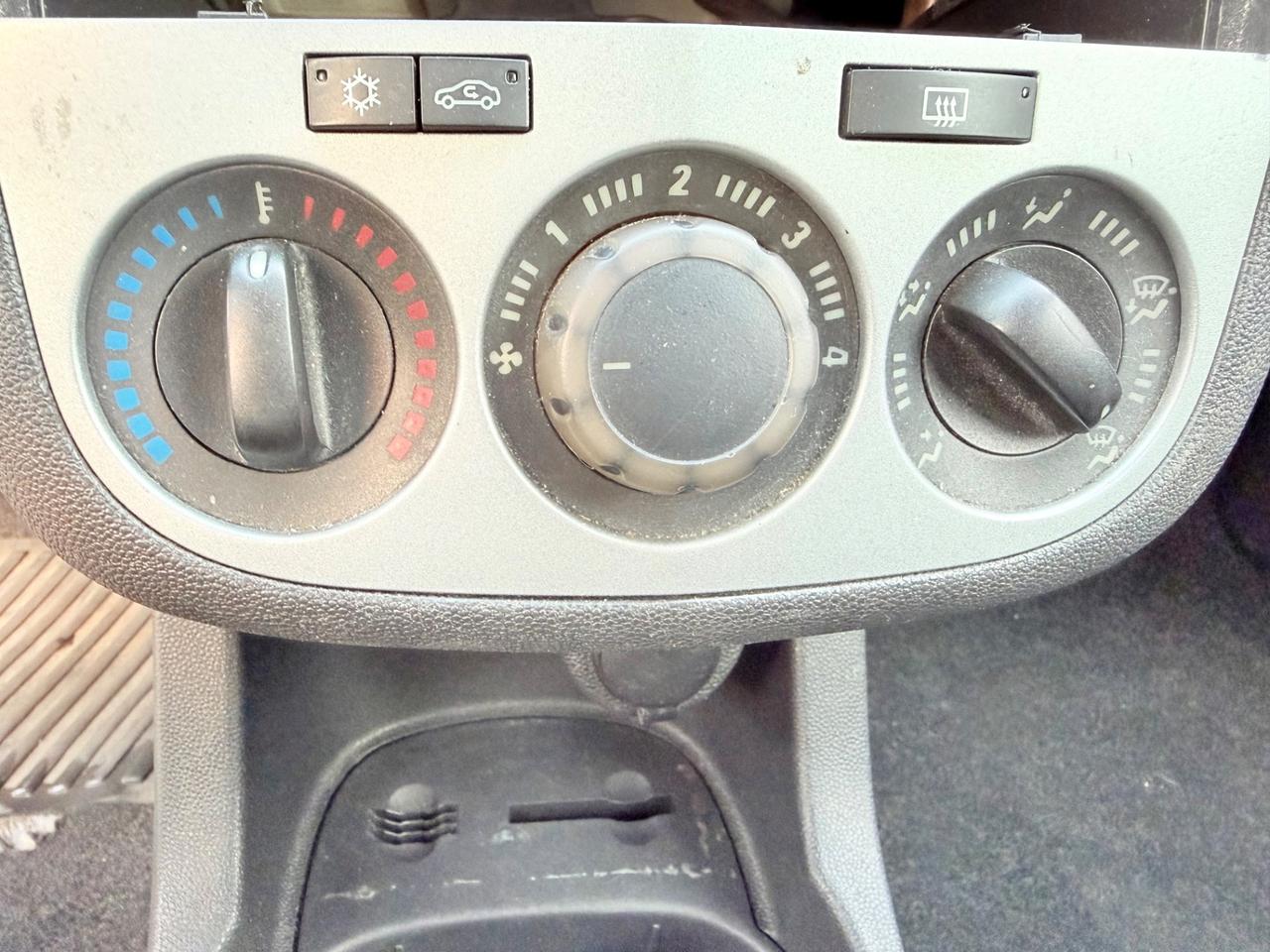 Opel Corsa 1.2 5 porte Cosmo