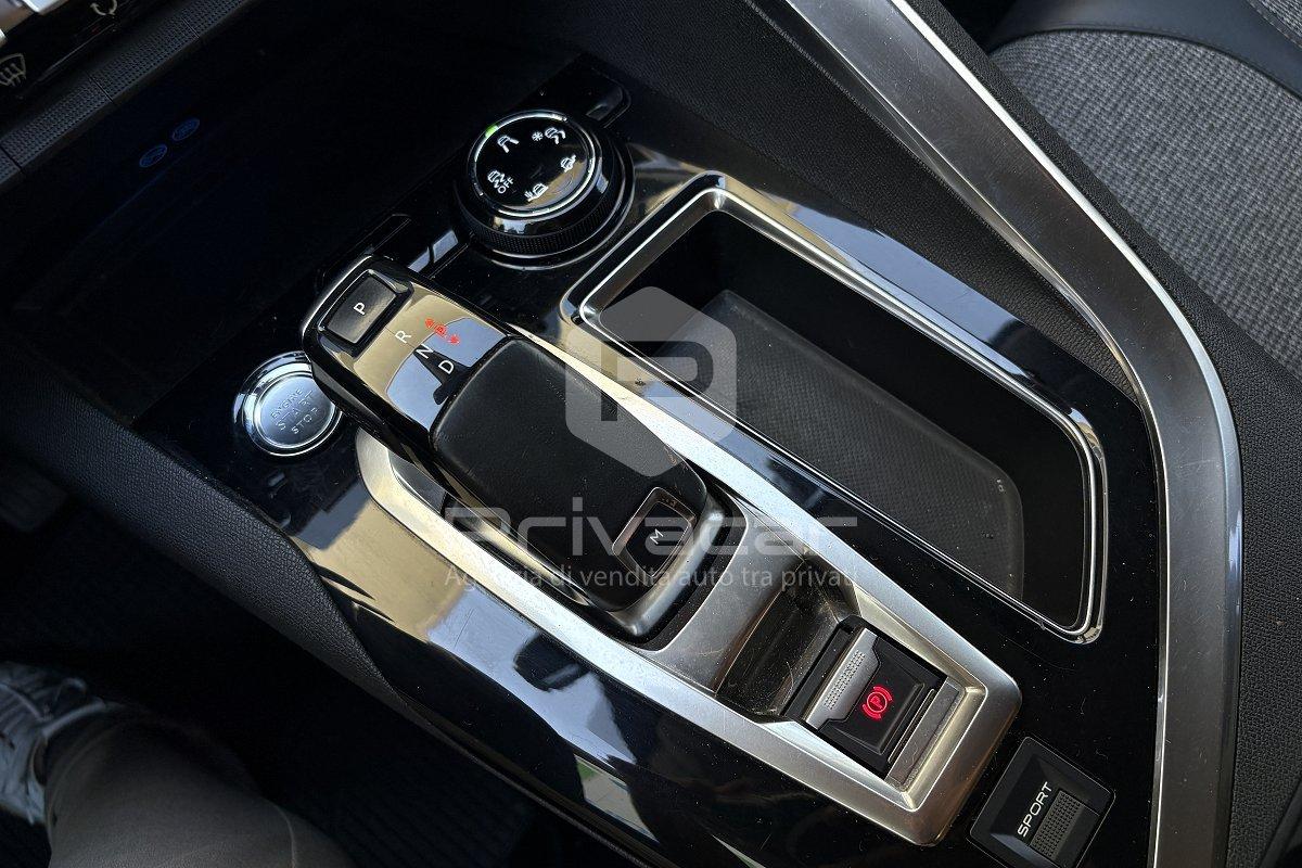 PEUGEOT 3008 BlueHDi 130 S&S EAT8 Allure