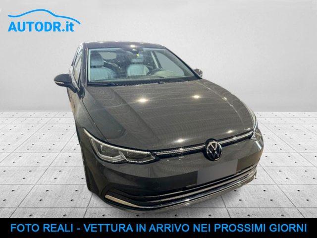 VOLKSWAGEN Golf 1.5 TGI 130cv DSG STYLE Fari IQ.Light, ErgoActive