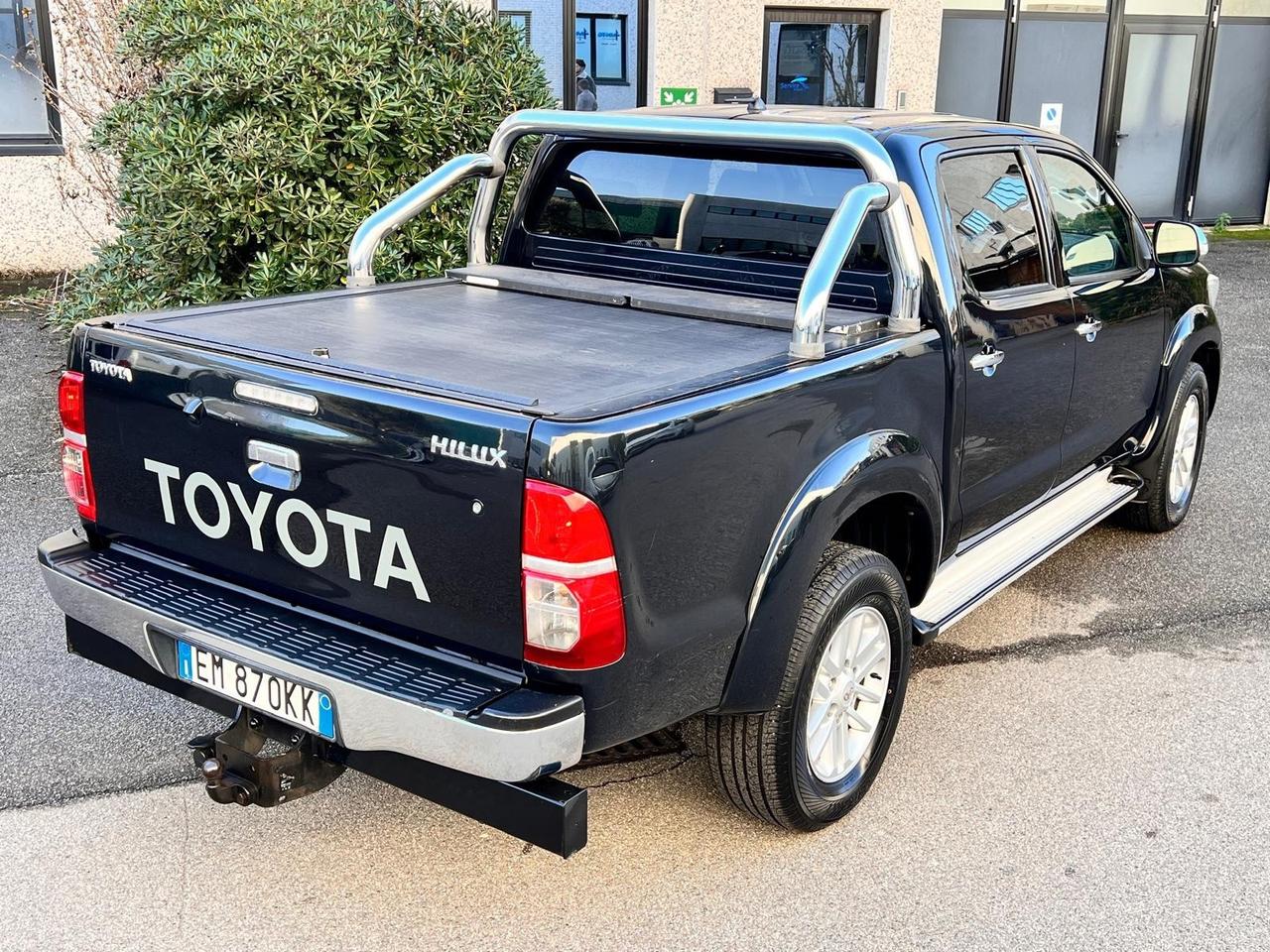 Toyota Hilux Autocarro 5Posti