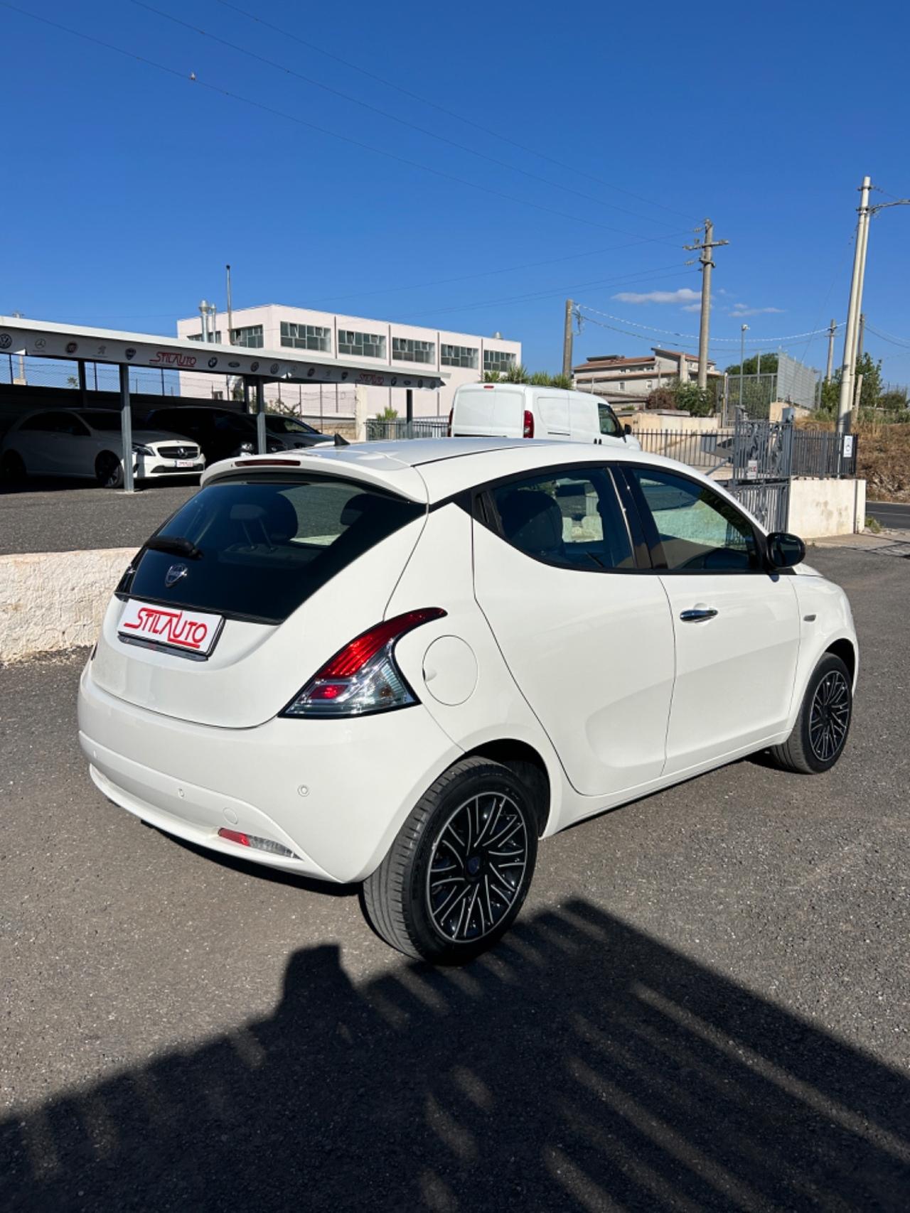 Lancia Ypsilon 1.2 69 CV 5 porte S&S Gold