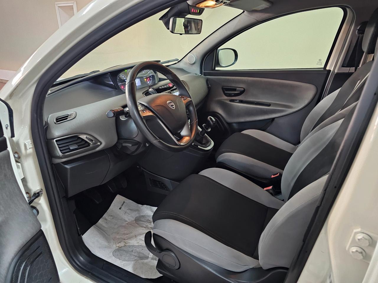 Lancia Ypsilon 0.9 TwinAir 85 CV 5 porte Metano Ecochic Gold