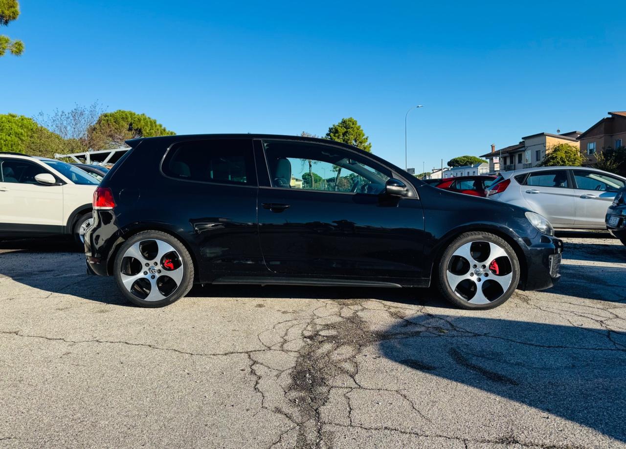 Volkswagen Golf GTI 2.0 TSI 3p.