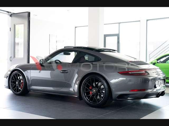 Porsche 911 Coupe 3.0 Carrera 4 GTS