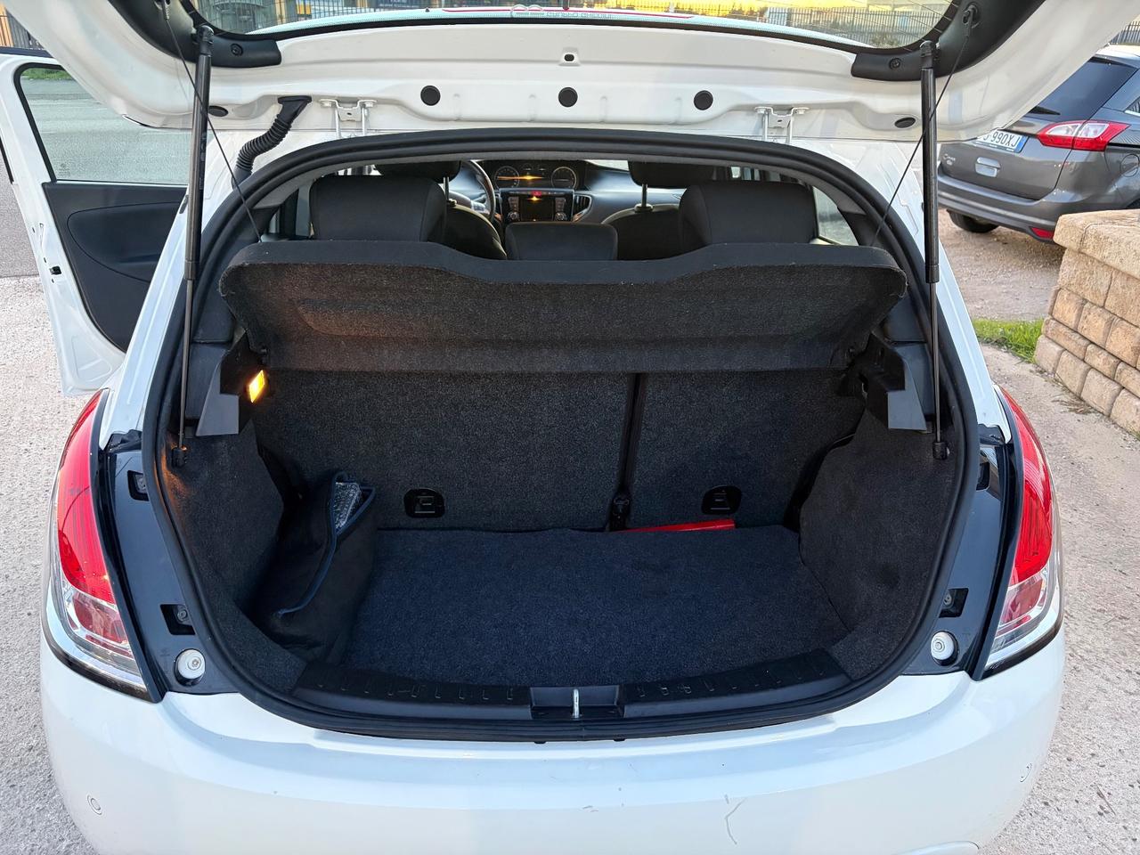 Lancia Ypsilon 1.2 69 CV 5 porte GPL Ecochic Gold